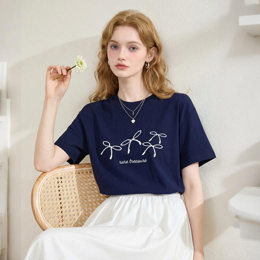 西遇2026夏季新款蝴蝶结印花短袖T恤女圆领正肩宽松显瘦百搭上衣E0060196 商品图3