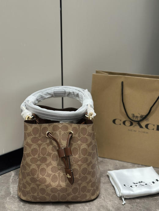 代购级 蔻驰𝐜𝐨𝐚𝐜.𝐡 𝗥𝗼𝘄𝗮𝗻𝗕𝘂𝗰𝗸𝗲𝘁
发财水桶包 商品图8