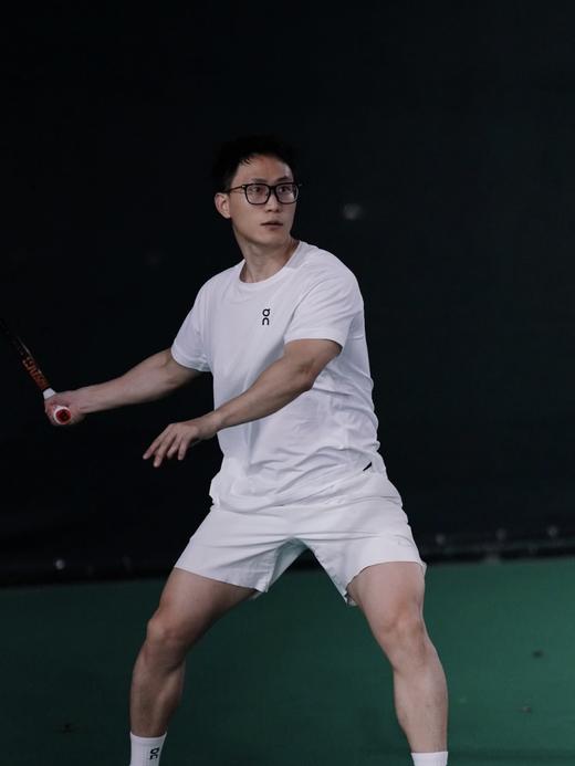 即发订单，龚俊同款！On 昂跑（On Running）品牌的Active-T 2系列男士 / 中性款运动短袖 T 恤  黑色网格速干t 商品图1