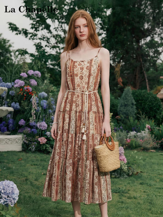 天猫同步【复古度假风】拉夏贝尔/La Chapelle莱赛尔+亚麻！流苏腰带~碎花压褶可调节肩带吊带裙女小众温柔碎花裙 商品图3