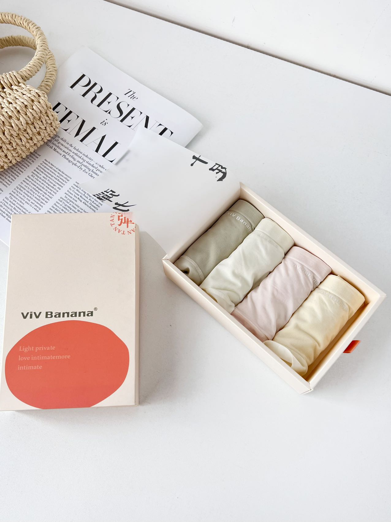 原单，VIV Banana超薄蝉翼无痕内裤