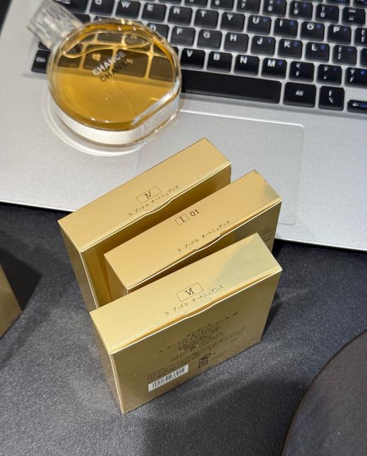 一店d 来吧 定妆粉鼻祖来咯❗️
𝐄𝐥𝐞𝐠𝐚𝐧𝐜𝐞雅莉格丝定妆大𝐞饼！稳坐粉饼榜首 定妆界的传奇天花板！！跟我们的海兰一个渠道
给你们安排了三个色号 并且是家庭装和便携装两个规格！ 商品图11