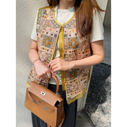 2604202    非遗刺绣 龟裂香云纱 真丝马甲 商品图7