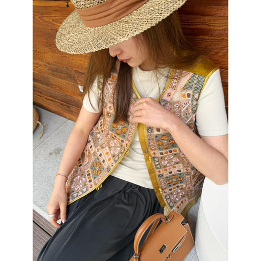 2604202    非遗刺绣 龟裂香云纱 真丝马甲 商品图9