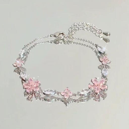 【清冷高级！送人皆宜】粉色锆石樱花蝴蝶结手链女ins小众轻奢气质高级清冷感闺蜜手饰女。xb 商品图3