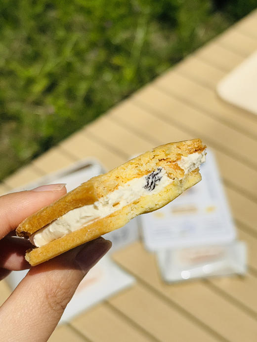 白脱饼干，精选纯正黄油，每一片都金黄酥脆，冷藏保存7天，冷冻90天 商品图6