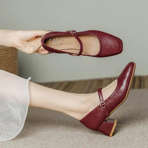 【秒杀】法式复古玛丽珍女鞋子春秋新款气质红色高跟鞋方头粗跟浅口女单鞋 商品图0