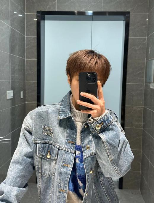 F040712春夏季新款复古水洗牛仔字母贴布绣拼色牛仔夹克长袖外套 商品图5