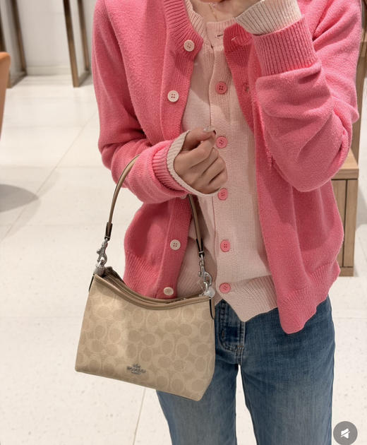 代购级 蔻驰𝗰𝗼𝗮𝗰.𝗵 𝗺𝗶𝗻𝗶 𝗵𝗼𝗯𝗼流浪包 商品图3