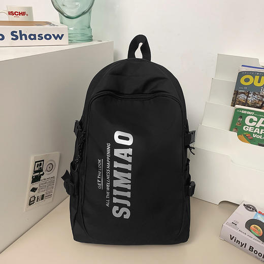 【经典美式校园风❗️双肩背包常备】经典美式校园风，双肩背包常备。适用于女大学生、高中初中生和旅行者使用。大容量设计，可轻松携带各种物品。男日系工装风格，时尚百搭书包。开学季父亲节礼物新年礼盒年货礼盒 商品图4