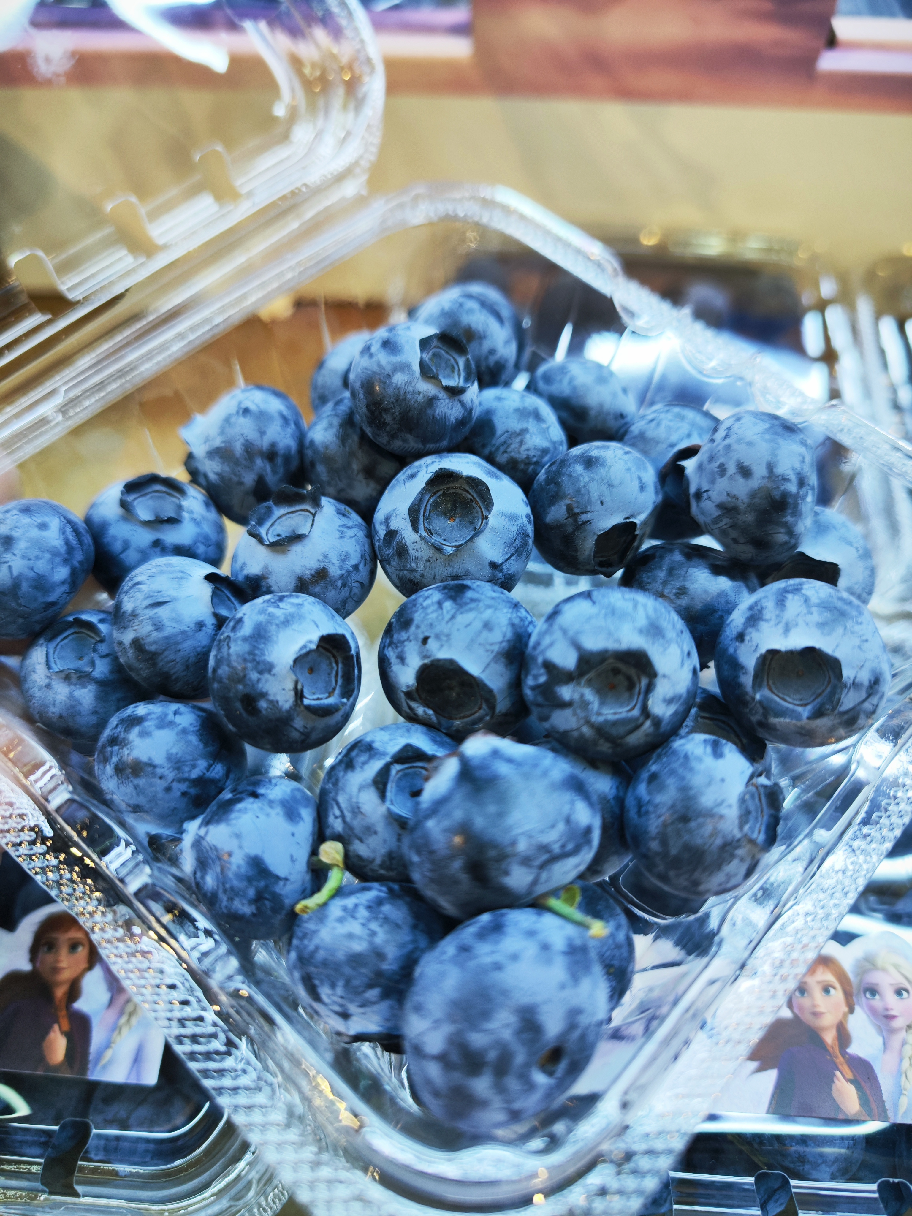 云南18+大颗粒蓝莓，硬度很好 果粉足，富含花青素，改善视力，汁多味美，个人口感问题不退换