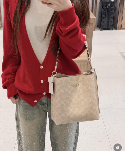 代购级 蔻驰𝗰𝗼𝗮𝗰.𝗵 𝗺𝗼𝗹𝗹𝗶𝗲𝟮𝟮茉莉水桶 〰️ 商品图0