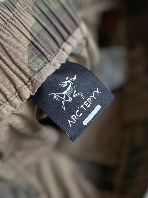 F040757男女同款直筒宽松舒适冲锋裤军事风迷彩工装束脚裤 商品图14