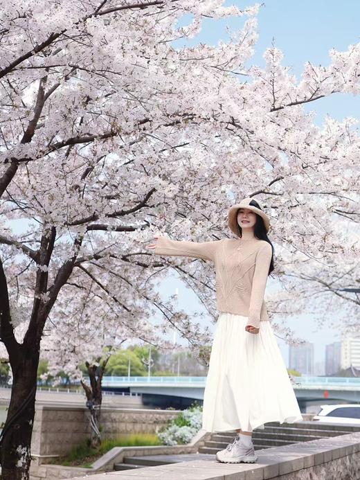 【凉感透气 清爽亲肤 天丝亚麻镂空针织衫】一字领修饰肩颈线条 微喇袖遮肉显瘦 自带氛围感 商品图2