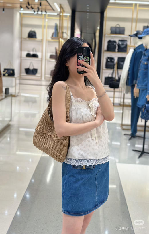 代购级 蔻驰𝗰𝗼𝗮𝗰.𝟰月新品𝗯𝗿𝗼𝗼𝗸𝗹𝘆𝗻 
布鲁克林拉菲草编包 商品图5