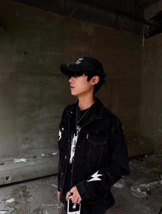 F040711春夏季新款做旧复古街头涂鸦背后梵文字母水洗牛仔外套 商品图10