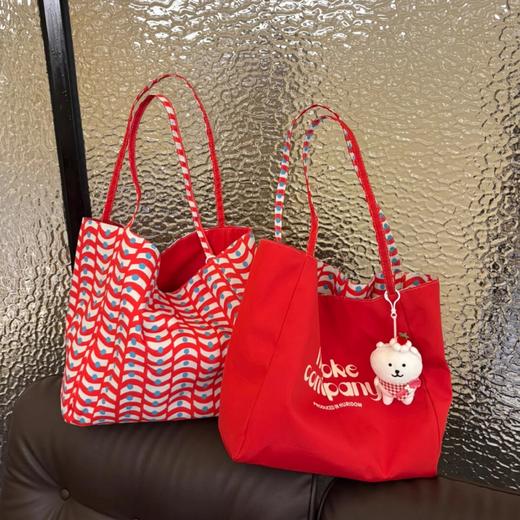 【日用百搭！耐用抗造】新款大容量双面波浪纹百搭帆布包单肩休闲简约通勤慵懒托特包。xb 商品图2