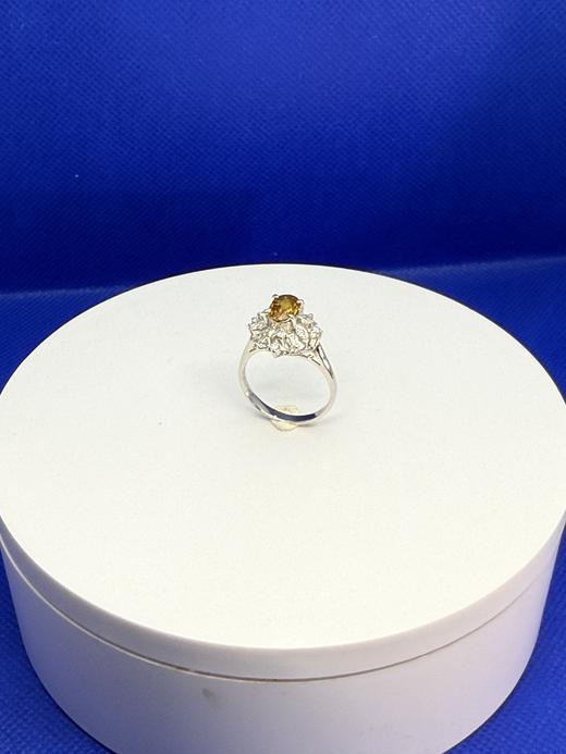 【日本溯源之旅】Pt900 黄蓝宝钻石戒指  经典戴妃款 主石黄蓝宝 1.12ct   围镶钻石 0.3ct  6.9g 指圈15-18 商品图0