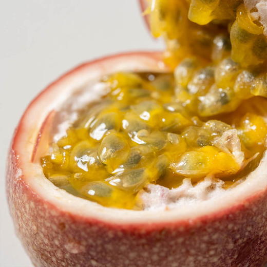 蜜桃百香果（微带果酸）丨颠覆认知的紫皮百香果，风味汁水都足，微带果酸。可以用吸管喝的百香果，香气依旧很足⭐️顺丰快递 商品图3