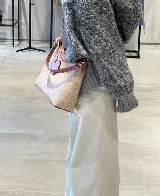 代购级 蔻驰𝗰𝗼𝗮𝗰.𝗵 情人节限定款流浪包 商品图3