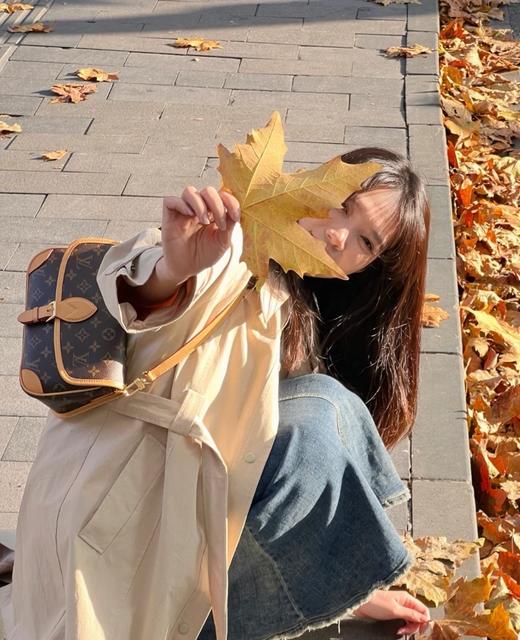 断货王优雅复古字母肩带法棍包 商品图6