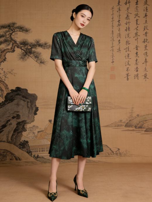 SC2S56_庭芜绿色_连衣裙_夏季_垂坠显瘦通勤优雅 A 字摆_高级女装_BERNIEELEN伯妮斯茵 商品图8