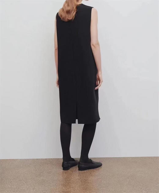 row家小黑裙。自己备注号码。 商品图2