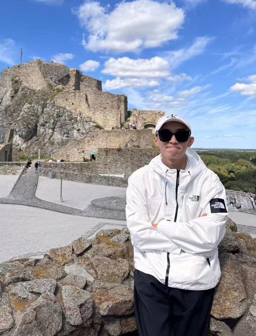 【cb1】新款春款情侣连帽时尚刺绣冲锋夹克/外套！！ 商品图0