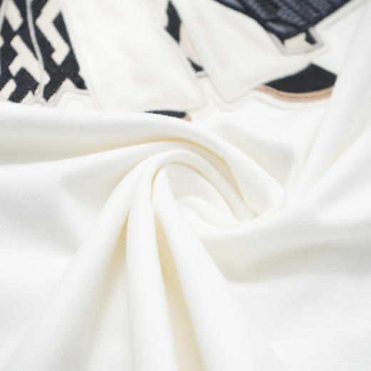 「自」全新升级【铂金会员183/天猫239/差价56】(14125)洛诗琳气质匹马棉T恤女2026夏季新款立体刺绣小熊短袖上衣 商品图2