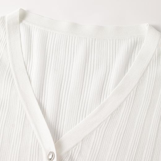 【积分换购不退货】【商场同款】伊芙丽春秋毛衫开衫1F8632811NS 商品图2