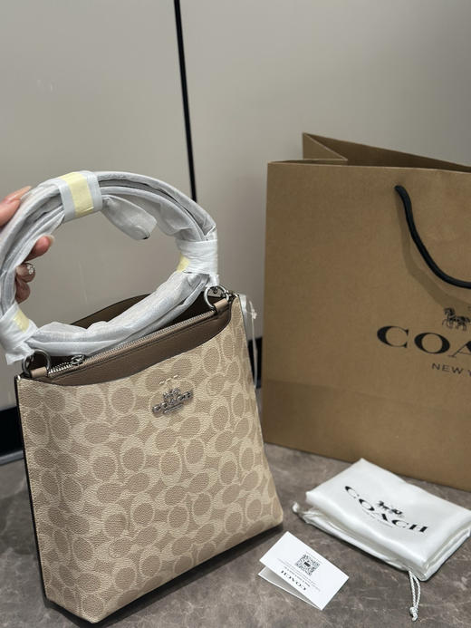 代购级 蔻驰𝗰𝗼𝗮𝗰.𝗵 𝗺𝗼𝗹𝗹𝗶𝗲𝟮𝟮茉莉水桶 〰️ 商品图3