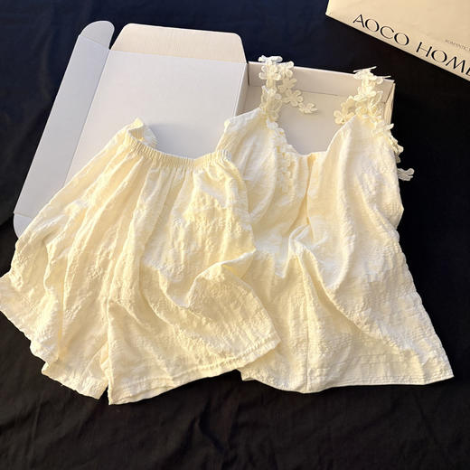 【透气不闷！舒服面料】杏色ins睡衣女新款夏季纯色带胸垫吊带短裤花朵简约小个子家居服。xb 商品图2