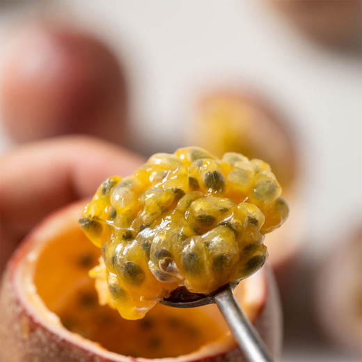 蜜桃百香果（微带果酸）丨颠覆认知的紫皮百香果，风味汁水都足，微带果酸。可以用吸管喝的百香果，香气依旧很足⭐️顺丰快递 商品图6