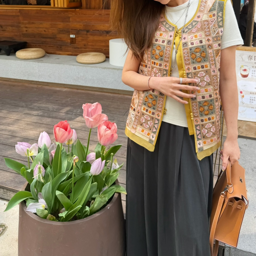 2604202    非遗刺绣 龟裂香云纱 真丝马甲