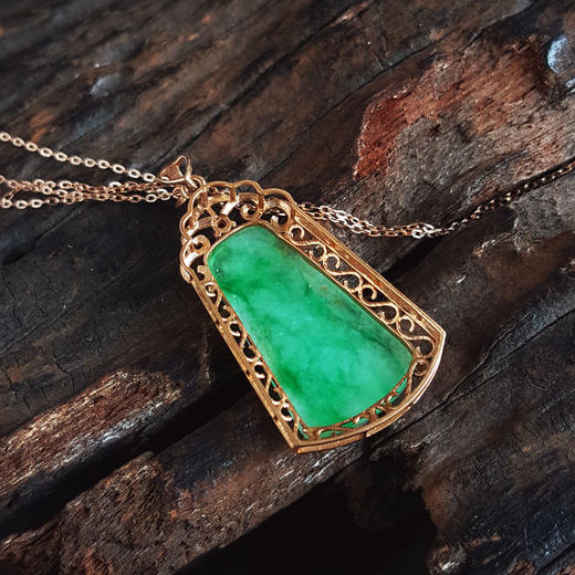 【天然正品】A货翡翠AU750黄金镶钻镶天然细腻糯种飘绿花平安无事牌翡翠吊坠项链35.7*17.7*6.3MM（皆取最大值）141125AH37 商品图5