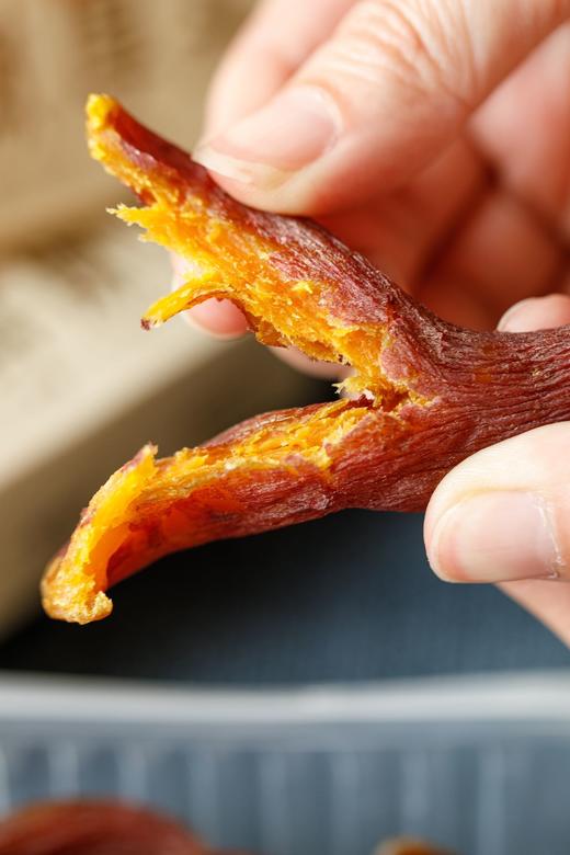 【奕虹推荐小零食】【贝贝南瓜干&整根带皮地瓜干】贝贝南瓜干只取果肉精华，南瓜本身熬出自然甜香入口糯到拉丝，绵密不粘牙，，蜜制地瓜干 带皮地瓜烤出杏脯级软糯 商品图8