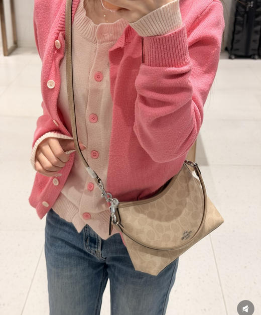 代购级 蔻驰𝗰𝗼𝗮𝗰.𝗵 𝗺𝗶𝗻𝗶 𝗵𝗼𝗯𝗼流浪包 商品图4