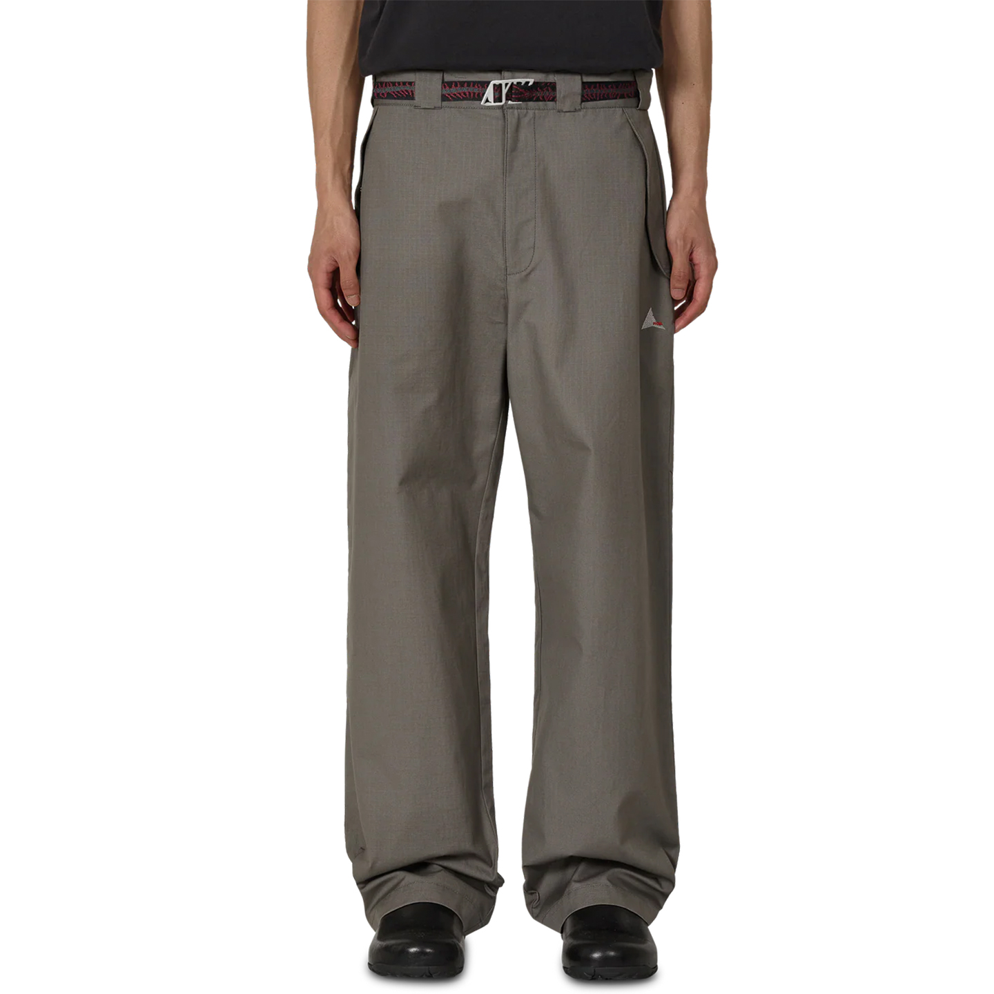 ROA CENTIPEDE Buckle Chino Pant 宽松直筒长裤