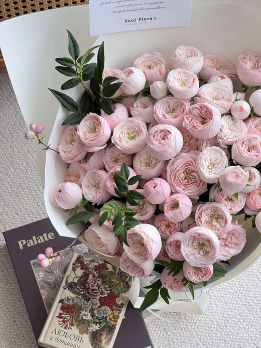 【酷皮多头玫瑰】🌸可遇不可求！
哪个仙女能不心动！层层叠叠的粉花苞像小云朵一样簇拥在一起，奶fufu的色调软到心坎里，温柔又治愈～10-15支/束 商品图2
