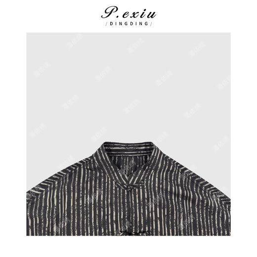 PanYiXiu/潘依绣人丝新中式国风撞色竖条纹暗纹盘扣显瘦圆领长款衬衫 M9293 商品图3