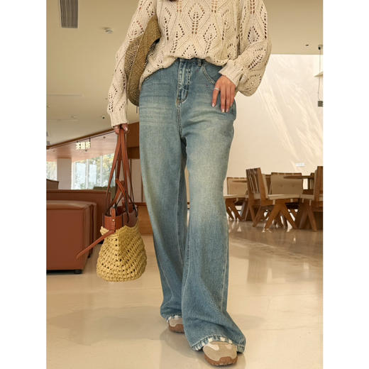 2604204    烫钻点缀 直筒牛仔裤 商品图3