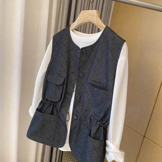 小众设计师款！轻奢款！2026菱格纹设计感四口袋收腰显瘦马甲！ 商品图0