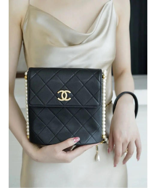 Chanel  黑金 菱格纹 牛皮 小号 珍珠 流浪包 商品图3