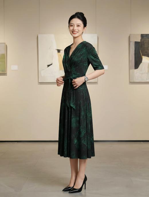 SC2S56_庭芜绿色_连衣裙_夏季_垂坠显瘦通勤优雅 A 字摆_高级女装_BERNIEELEN伯妮斯茵 商品图9