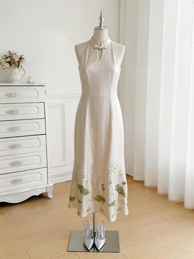 【孤品样衣，不退不换】国风新中式盘扣挂脖露肩荷花连衣裙