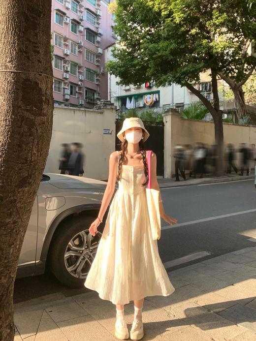 <曾小咸推荐>4.9现货秒杀 ！微信超特价！甜美气质杏色吊带连衣裙 日常199.99 立减100 秒杀99.99！！ 商品图5