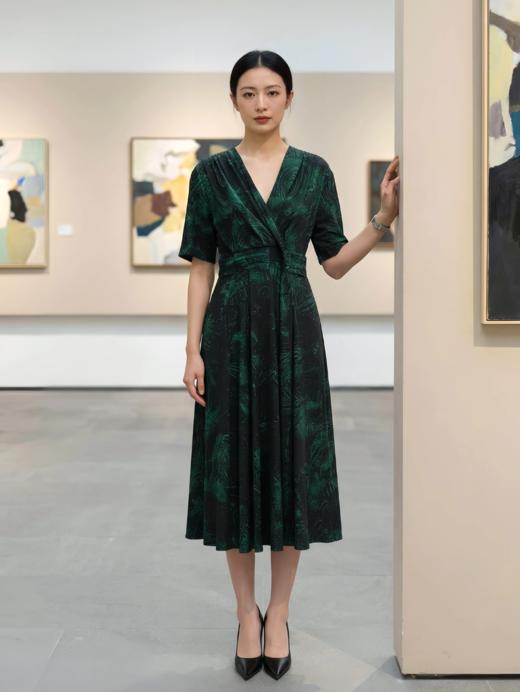 SC2S56_庭芜绿色_连衣裙_夏季_垂坠显瘦通勤优雅 A 字摆_高级女装_BERNIEELEN伯妮斯茵 商品图7