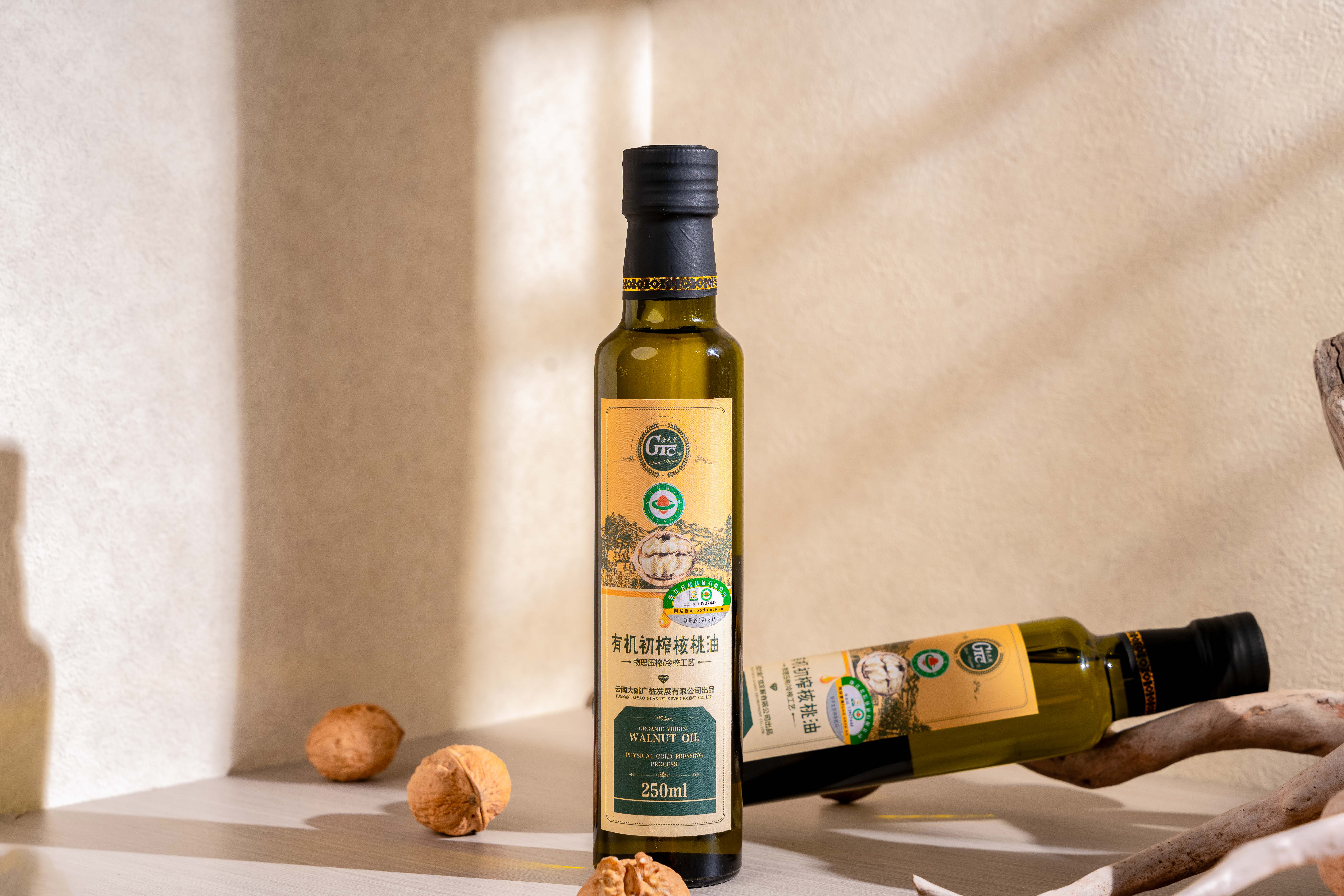 云南有机初榨核桃油250ml