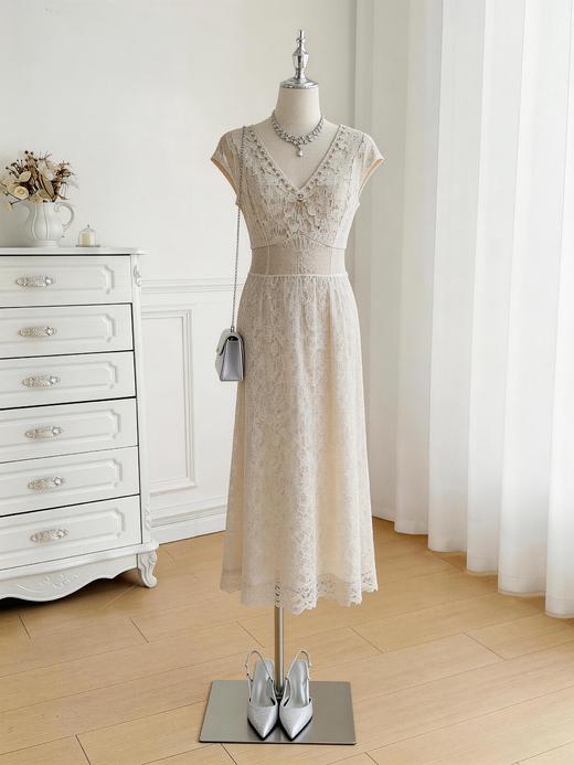 【孤品样衣，不退不换】微弹蕾丝面料细节领口钉珠，腰部透肤不透肉无袖连衣裙 商品图0