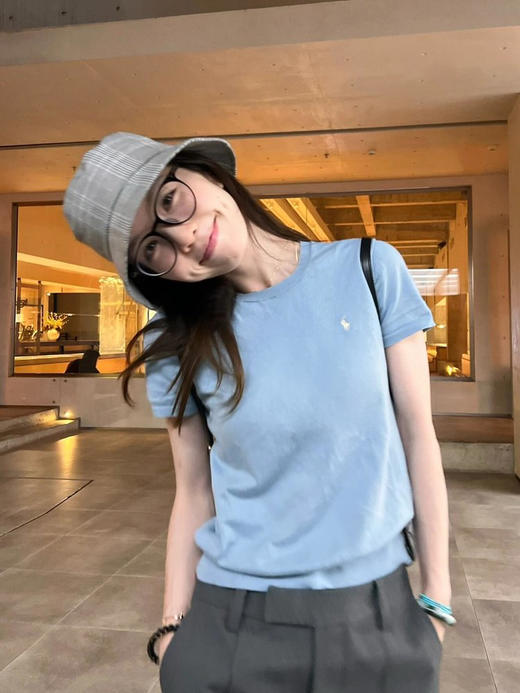 G1738经典刺绣圆领套头衫T恤 经典绣花小马标针织短袖 精梳长绒棉面料 罗纹袖口领口下摆 前胸立体绣花logo 精梳工艺 超长纤维不起球 氛围感拉满 商品图13